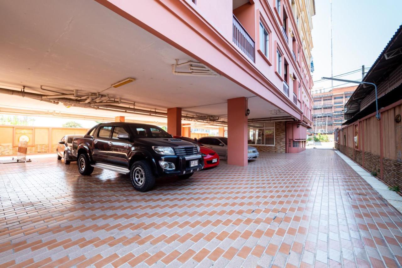 Reddoorz Navin Mansion 3 Pattaya Hotel Екстериор снимка