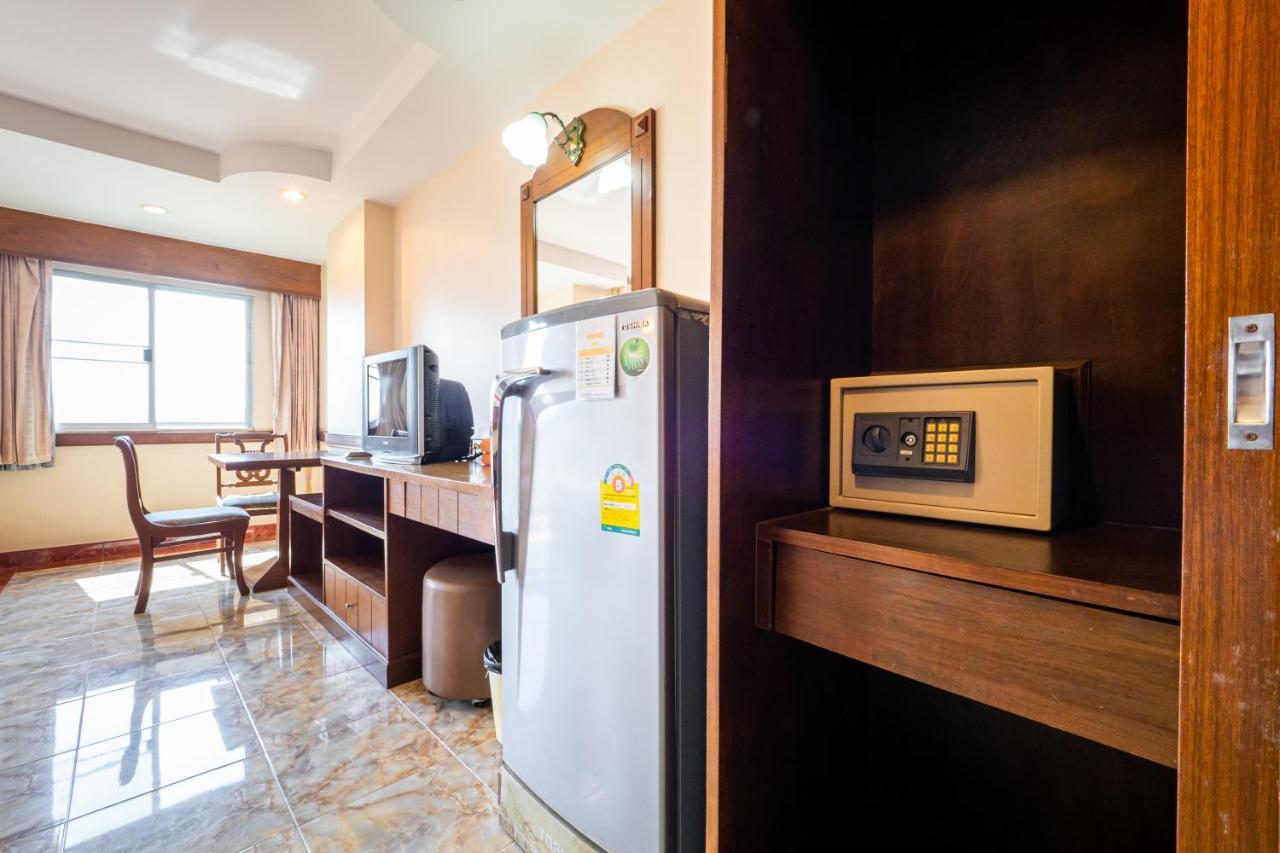 Reddoorz Navin Mansion 3 Pattaya Hotel Екстериор снимка