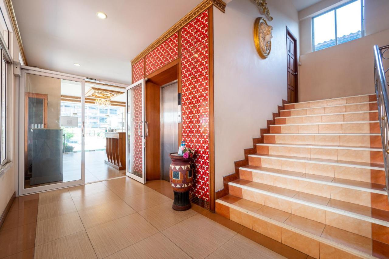 Reddoorz Navin Mansion 3 Pattaya Hotel Екстериор снимка