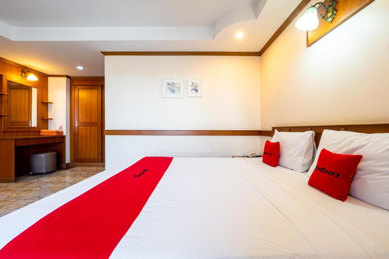 Reddoorz Navin Mansion 3 Pattaya Hotel Екстериор снимка