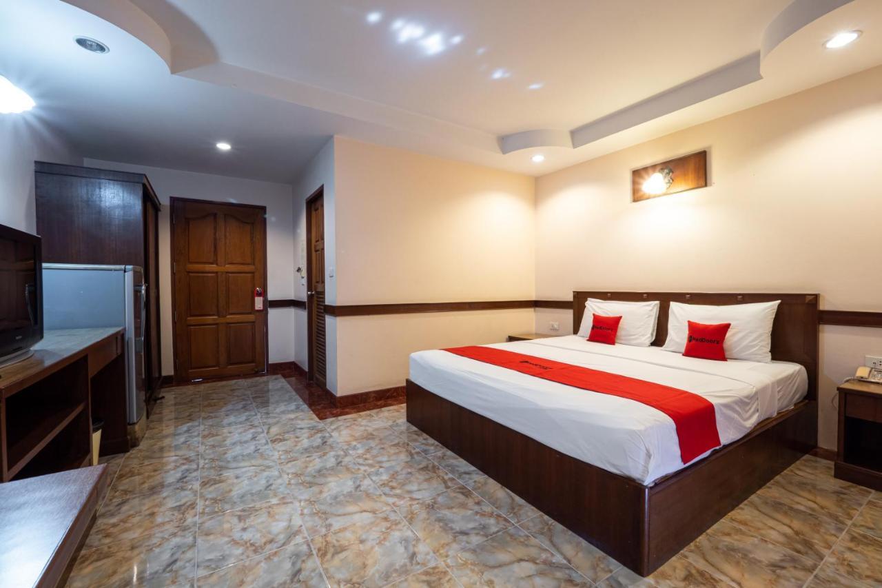 Reddoorz Navin Mansion 3 Pattaya Hotel Екстериор снимка