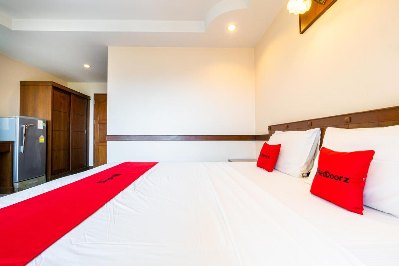 Reddoorz Navin Mansion 3 Pattaya Hotel Екстериор снимка