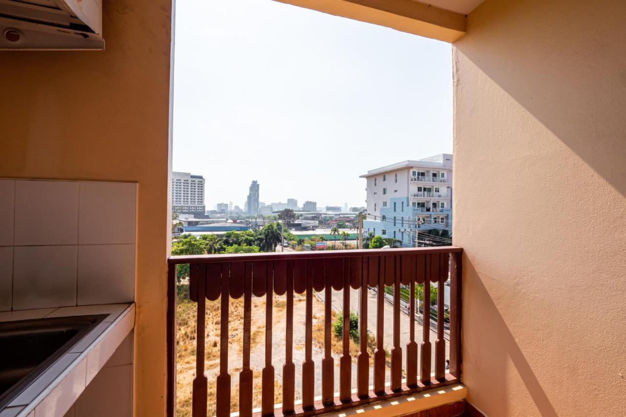 Reddoorz Navin Mansion 3 Pattaya Hotel Екстериор снимка
