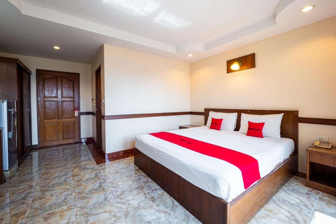 Reddoorz Navin Mansion 3 Pattaya Hotel Екстериор снимка