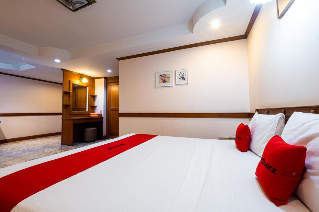 Reddoorz Navin Mansion 3 Pattaya Hotel Екстериор снимка