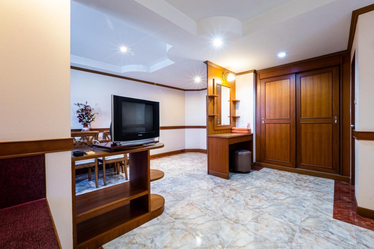 Reddoorz Navin Mansion 3 Pattaya Hotel Екстериор снимка