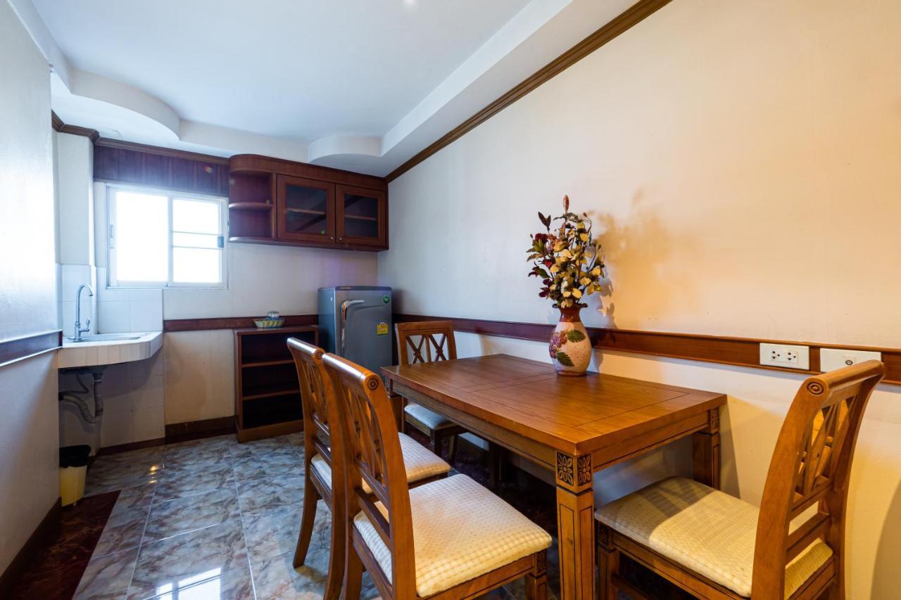 Reddoorz Navin Mansion 3 Pattaya Hotel Екстериор снимка